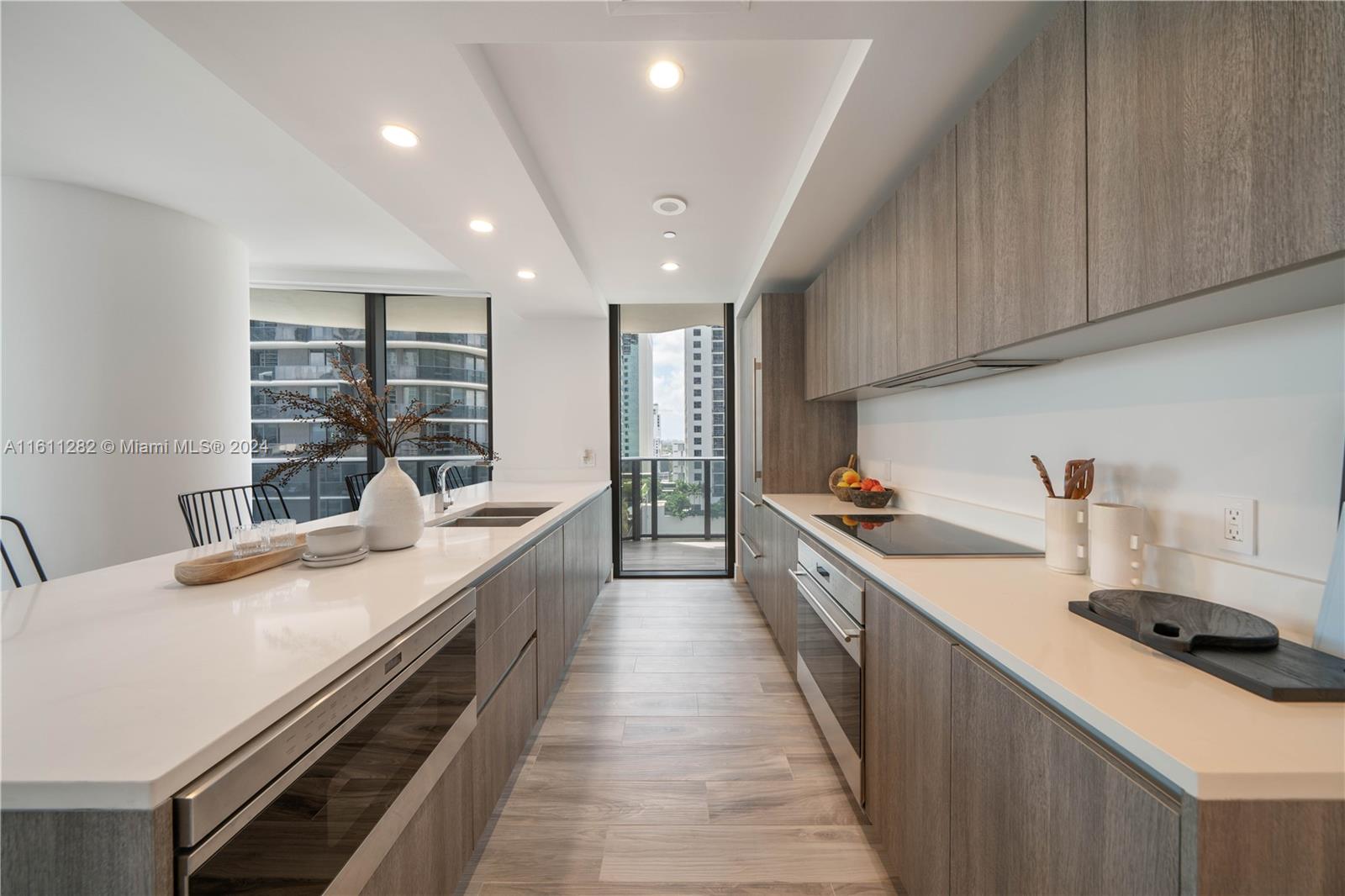 801 S Miami Ave #1401, Miami FL 33130