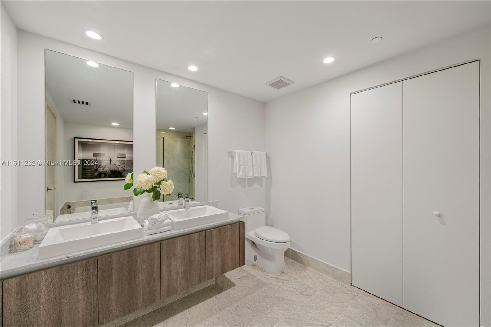 801 S Miami Ave #1401, Miami FL 33130