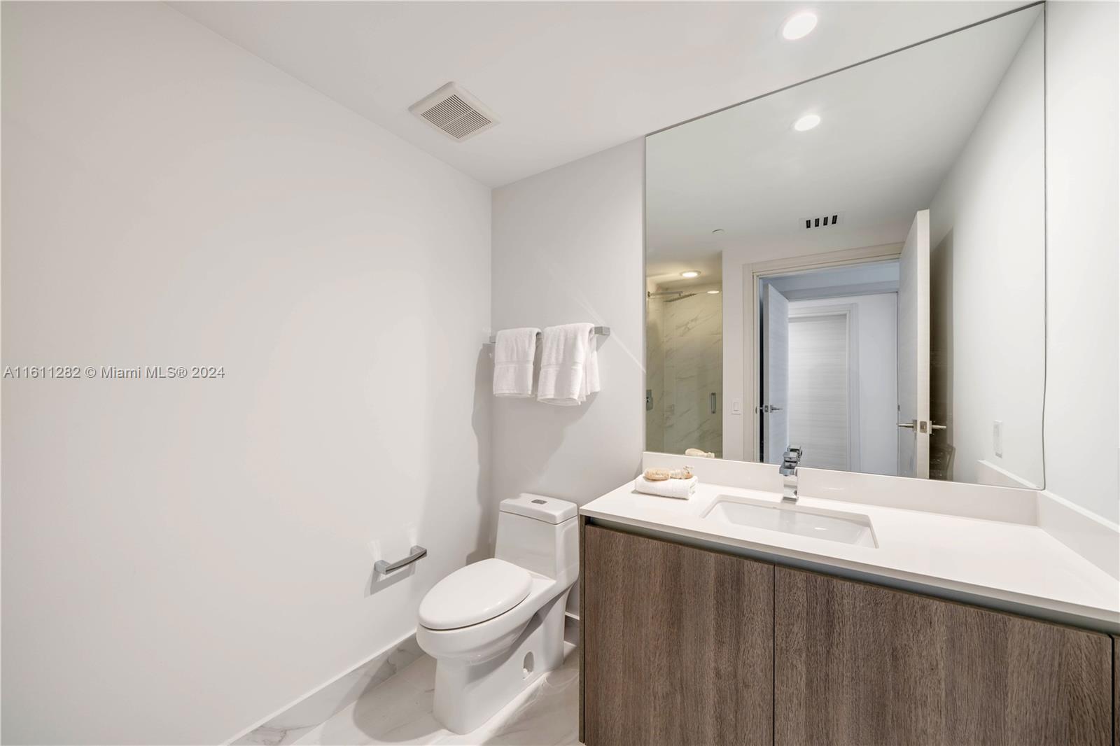 801 S Miami Ave #1401, Miami FL 33130