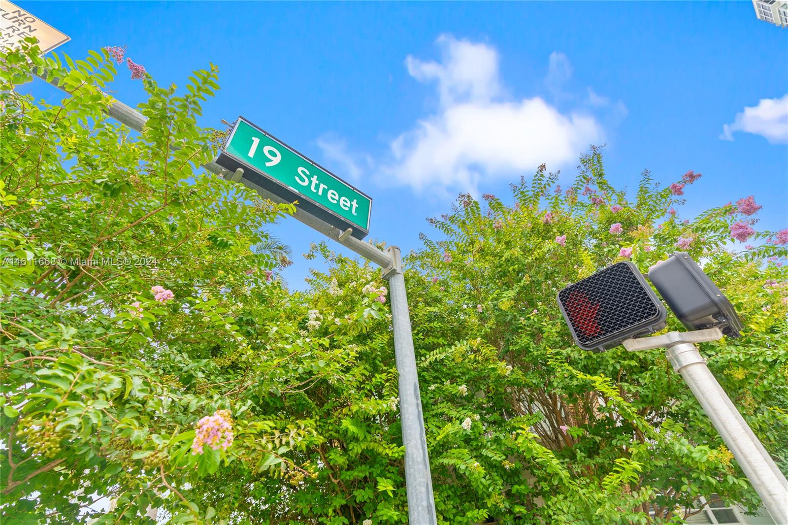 1925 Washington Ave #8, Miami Beach, Florida image 21