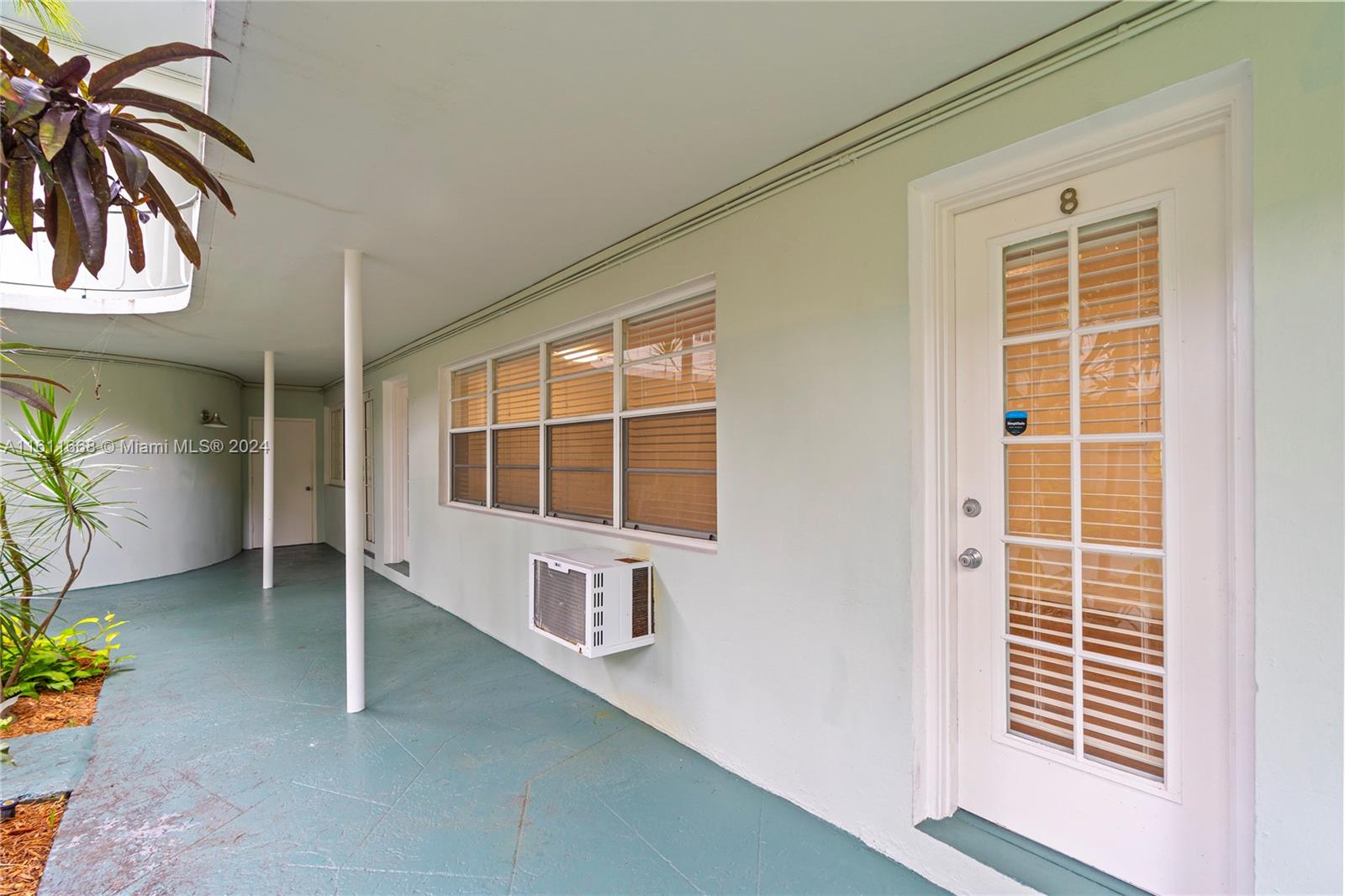 1925 Washington Ave #8, Miami Beach, Florida image 23