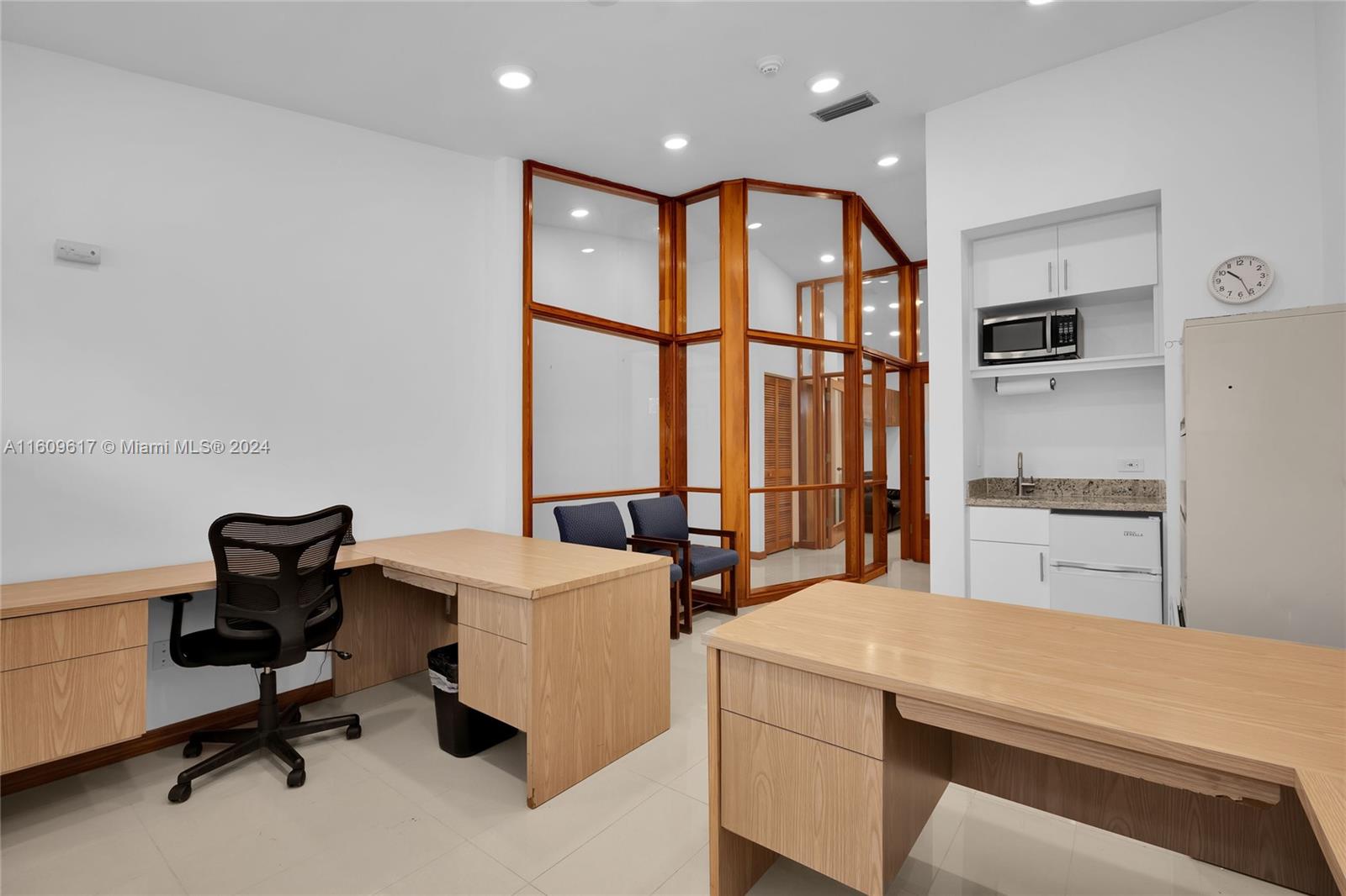 Listing Photo 10