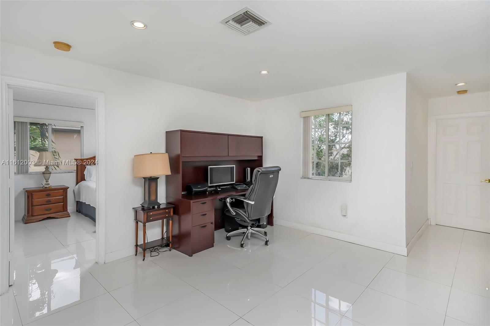 12828 SW 47th St, Miramar, Florida image 10