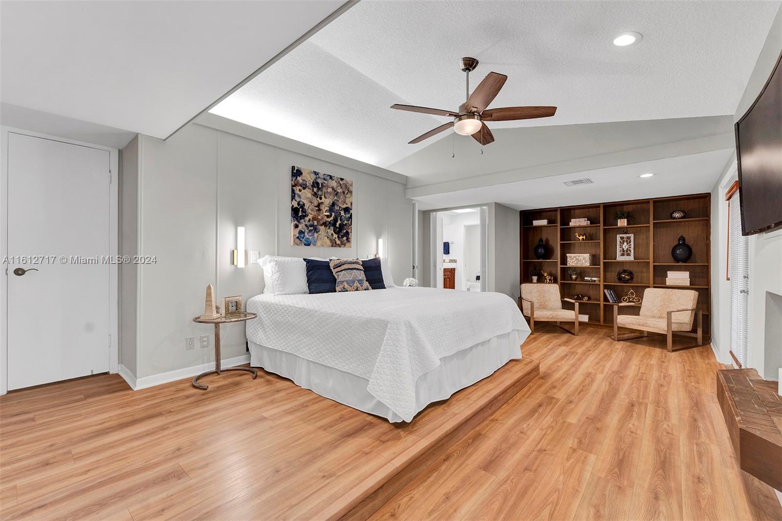 Listing Photo 25