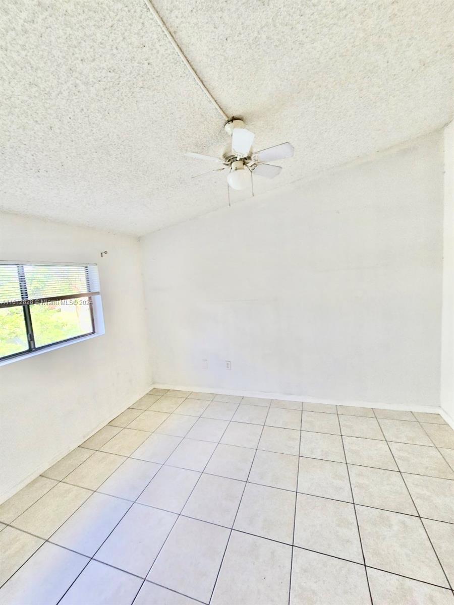 301 Palm Way #304, Pembroke Pines, Florida image 3