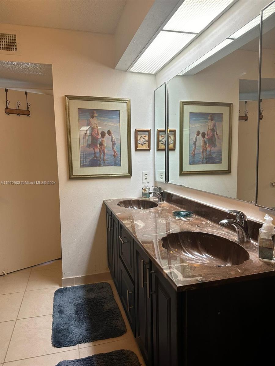 403 Bonnie Brae Way #24, Hollywood, Florida image 10