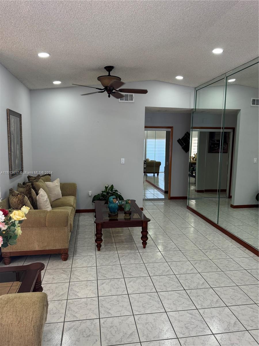 12872 NW 101st Pl, Hialeah Gardens, Florida image 10