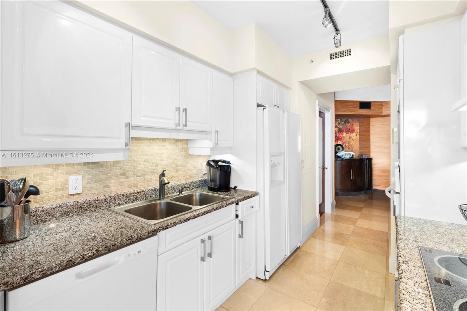 4779 Collins Ave #3102, Miami Beach FL 33140