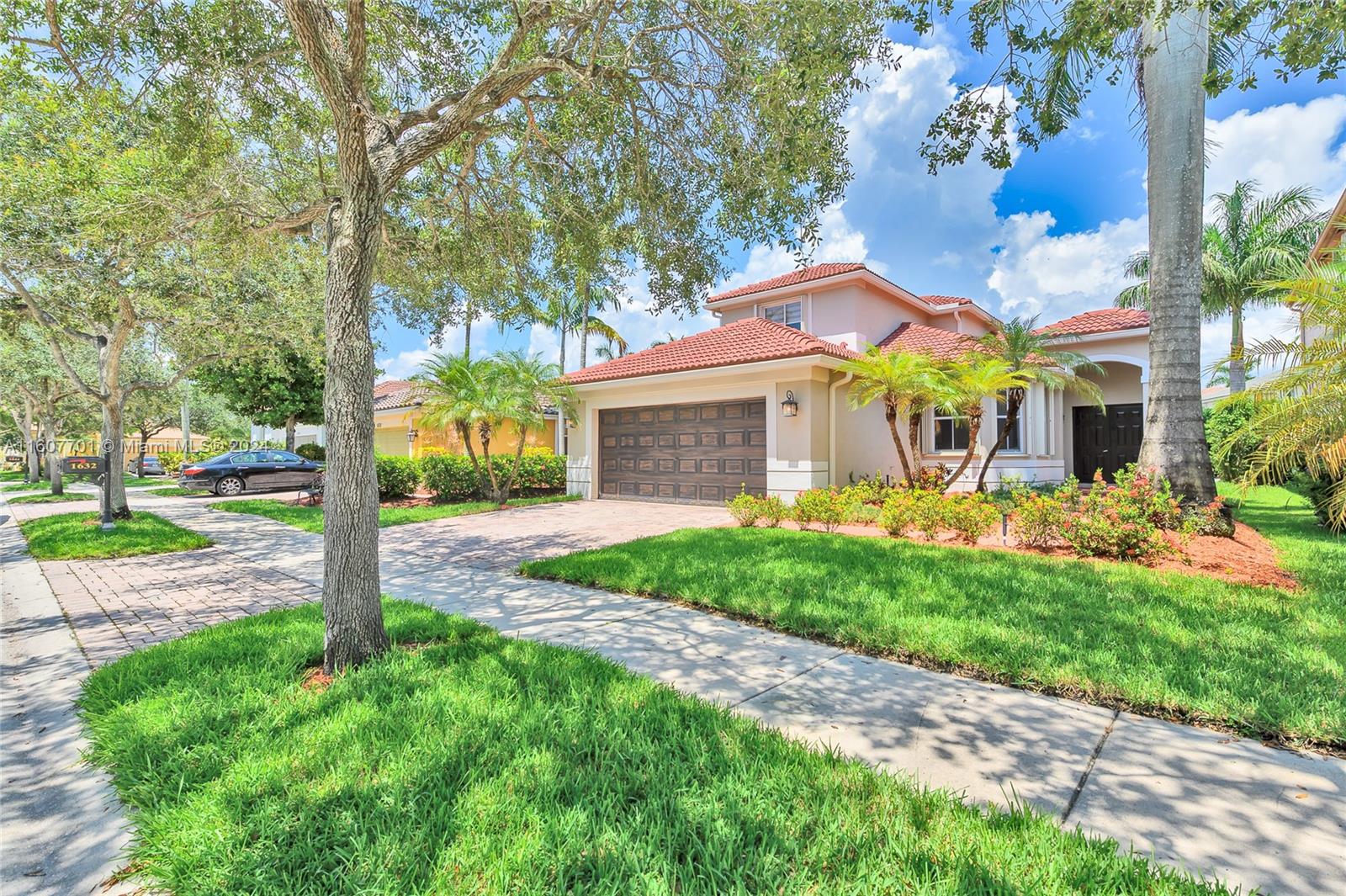 1632 NE Winterberry Ln, Weston, Florida image 3