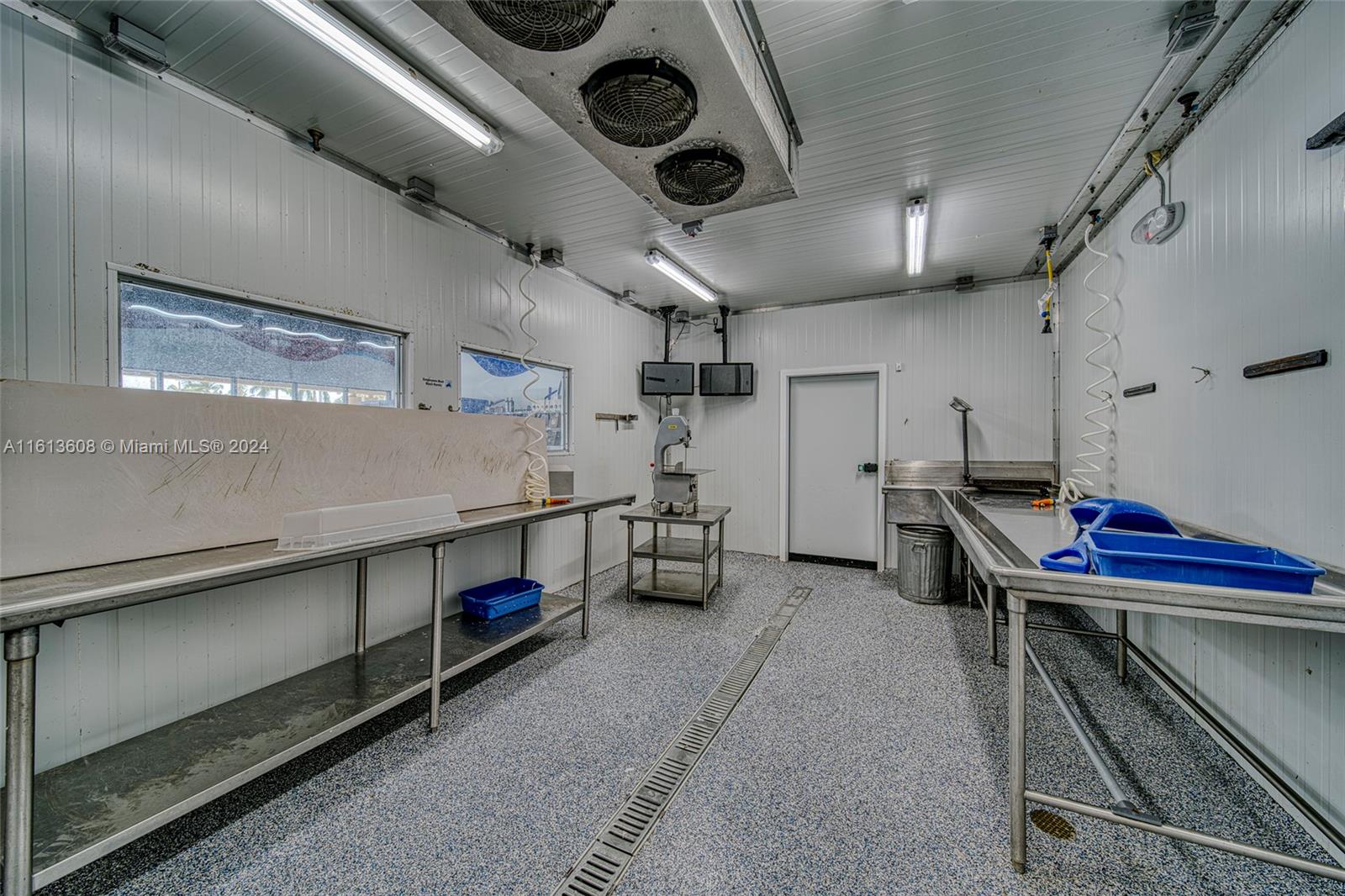 Top of The Line Fish & Seafood Market With Distribution In Miami