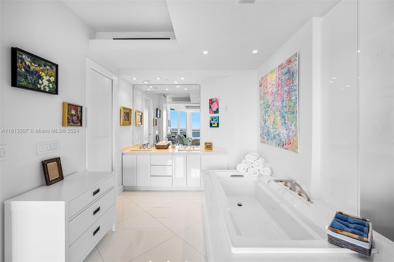 4779 Collins Ave #PH4306, Miami Beach FL 33140