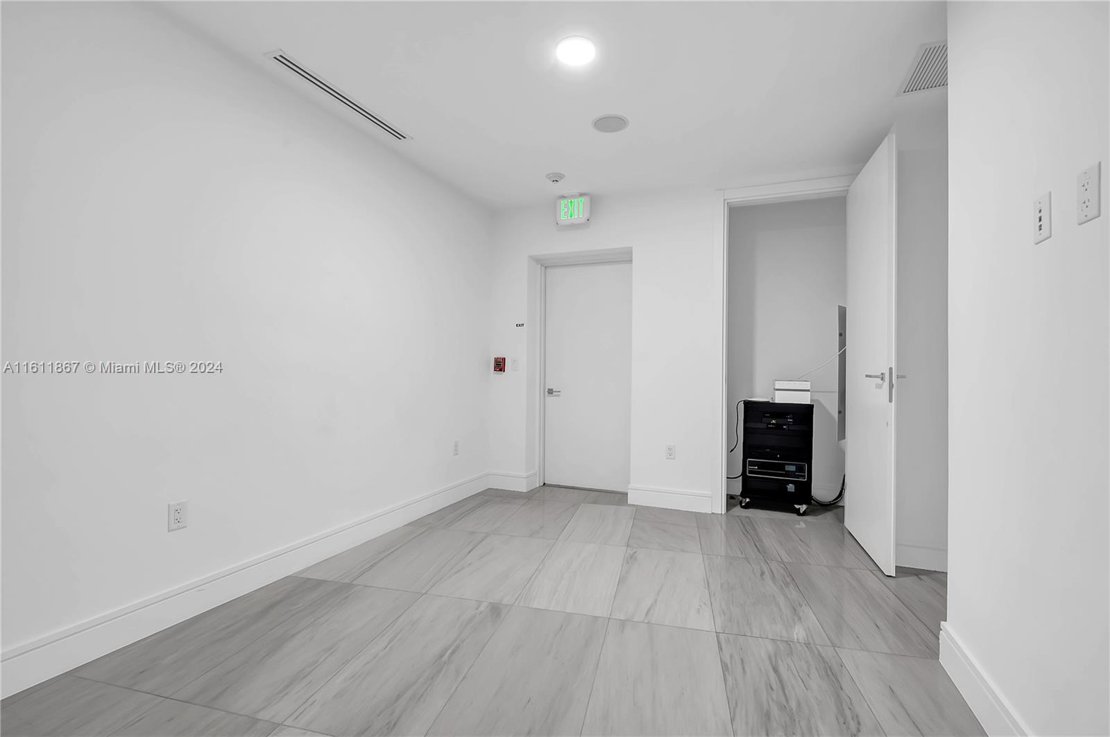 3300 NE 188th St #615, Aventura FL 33180