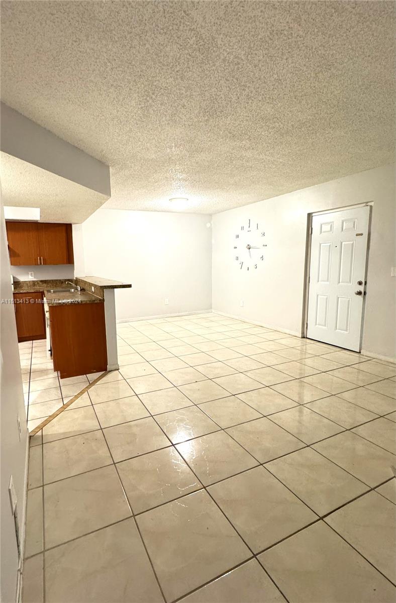 Residential, Hialeah, Florida image 11