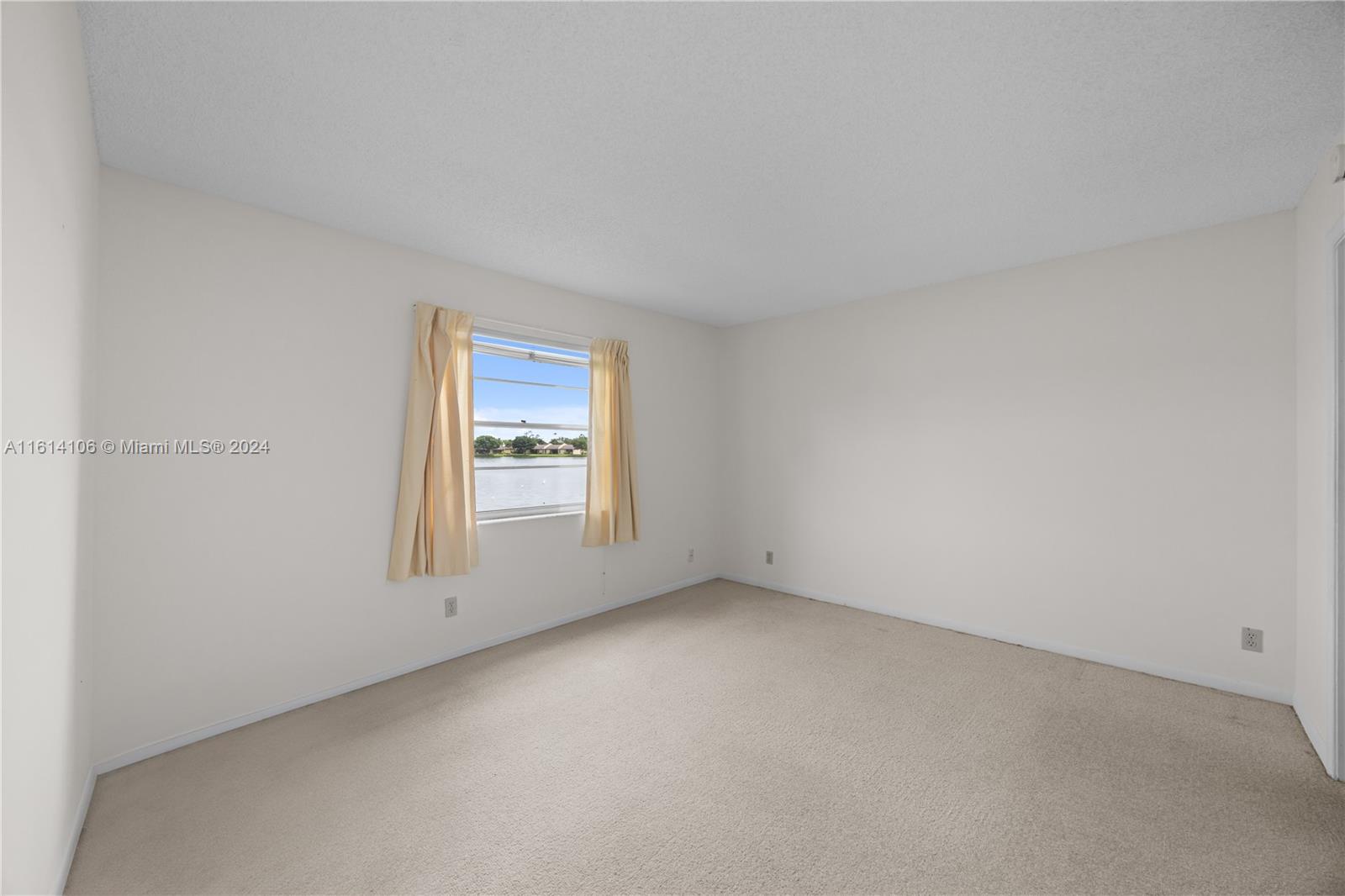 5510 Lakeside Dr #102, Margate, Florida image 13