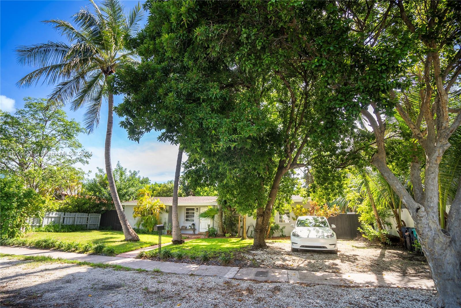 785 Fernwood Rd, Key Biscayne, Florida image 16