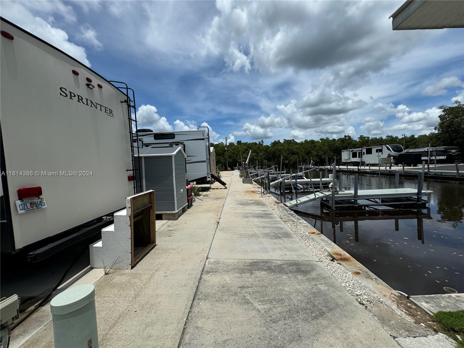 675 S Copeland Ave S, Everglades City, Florida image 9