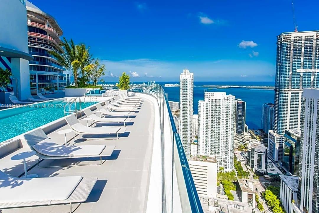 45 SW 9th St #3109, Miami FL 33130