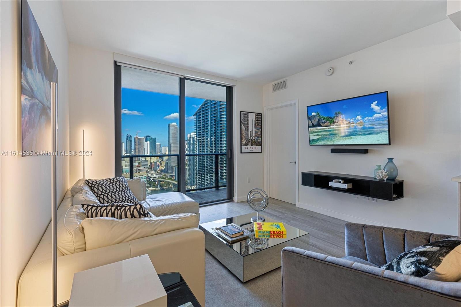 45 SW 9th St #3109, Miami FL 33130