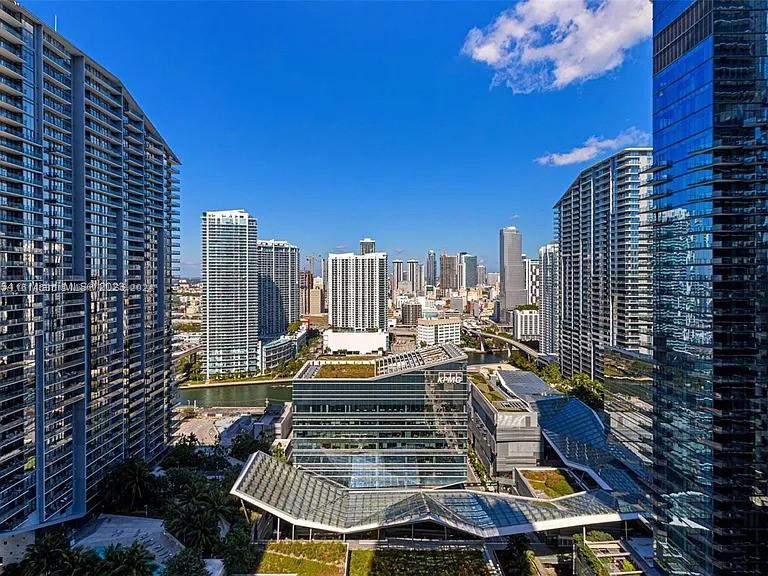 45 SW 9th St #3109, Miami FL 33130