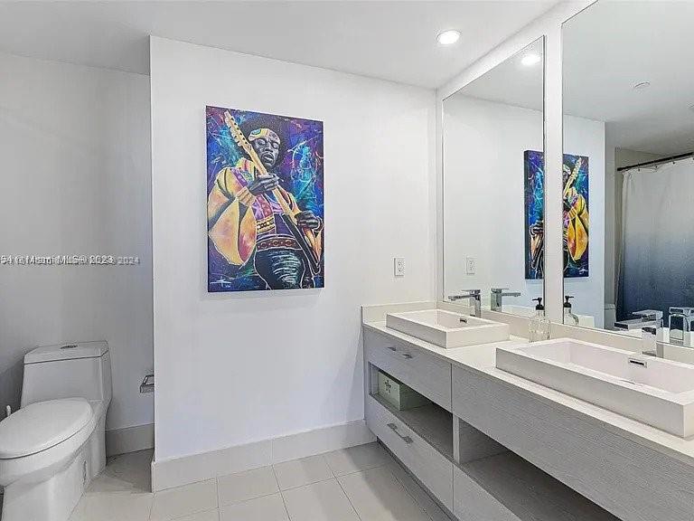 45 SW 9th St #3109, Miami FL 33130