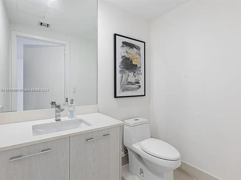 45 SW 9th St #3109, Miami FL 33130