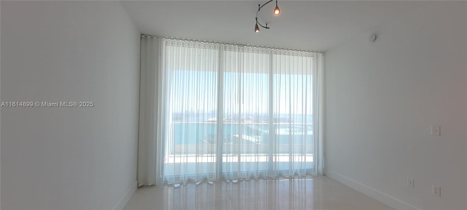 900 Biscayne Blvd #2503, Miami FL 33132