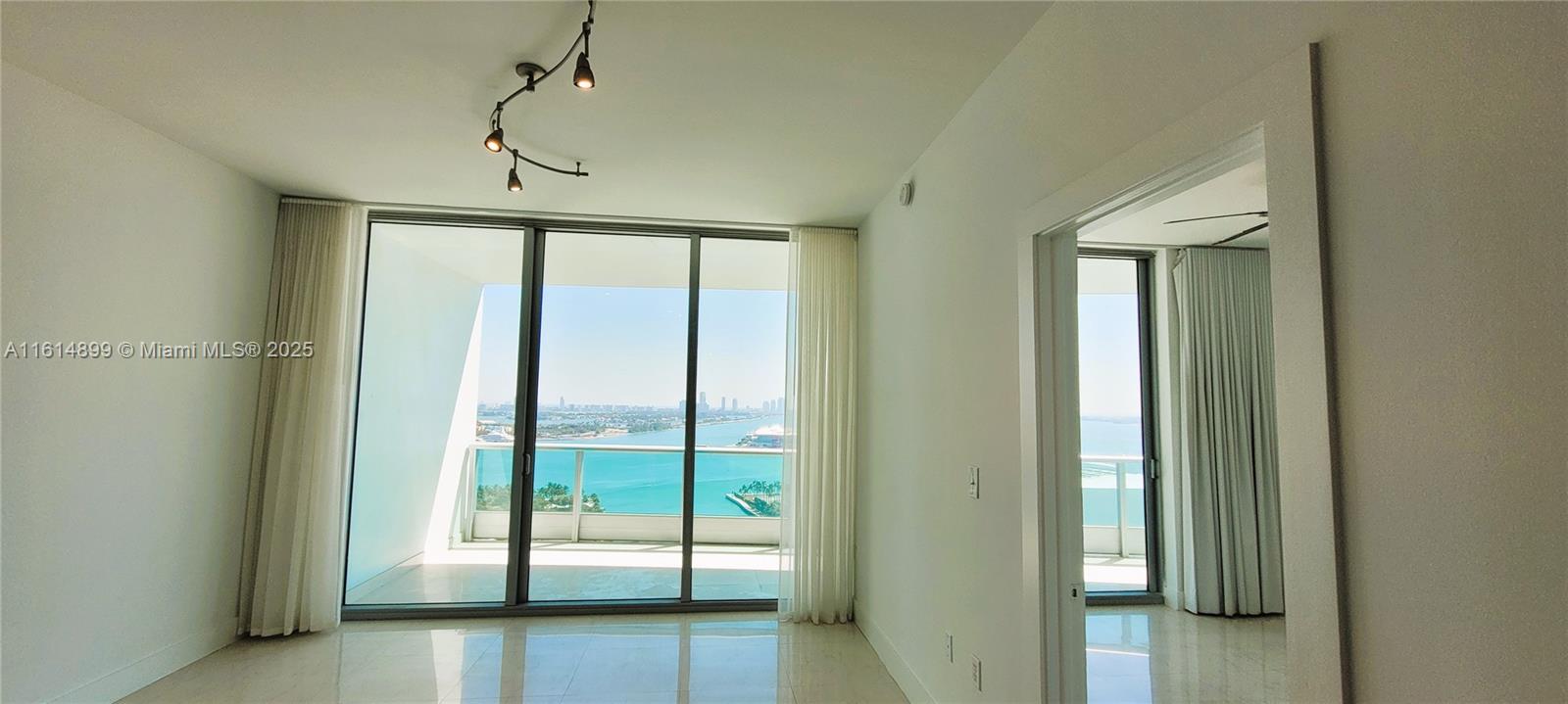 900 Biscayne Blvd #2503, Miami FL 33132