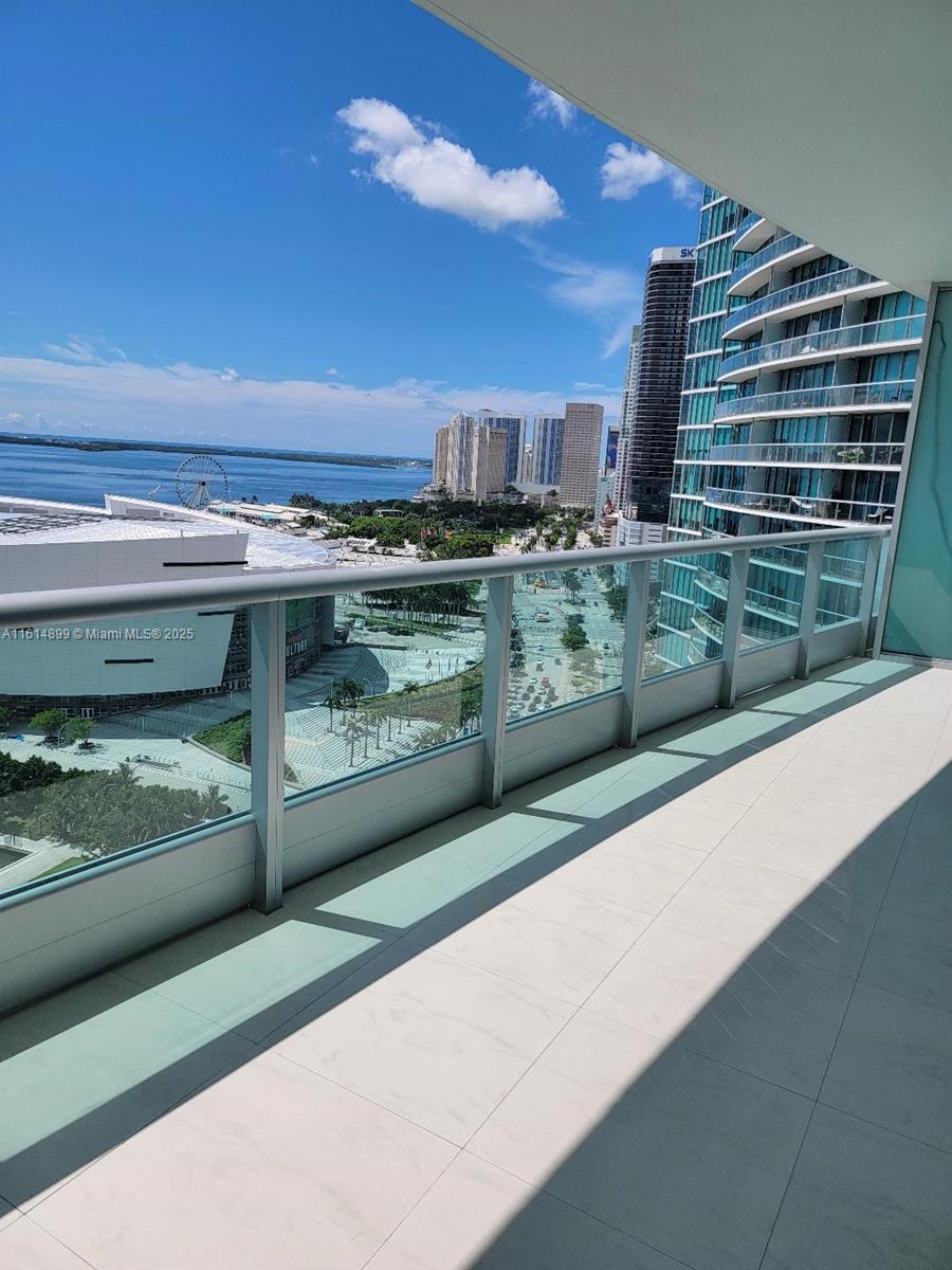 900 Biscayne Blvd #2503, Miami FL 33132