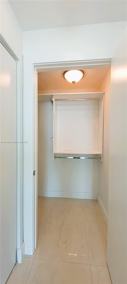 900 Biscayne Blvd #2503, Miami FL 33132