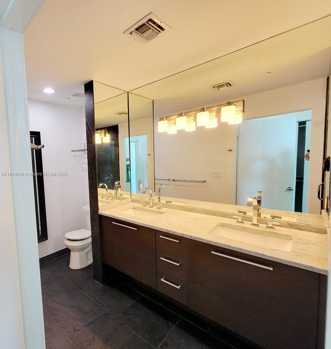 900 Biscayne Blvd #2503, Miami FL 33132