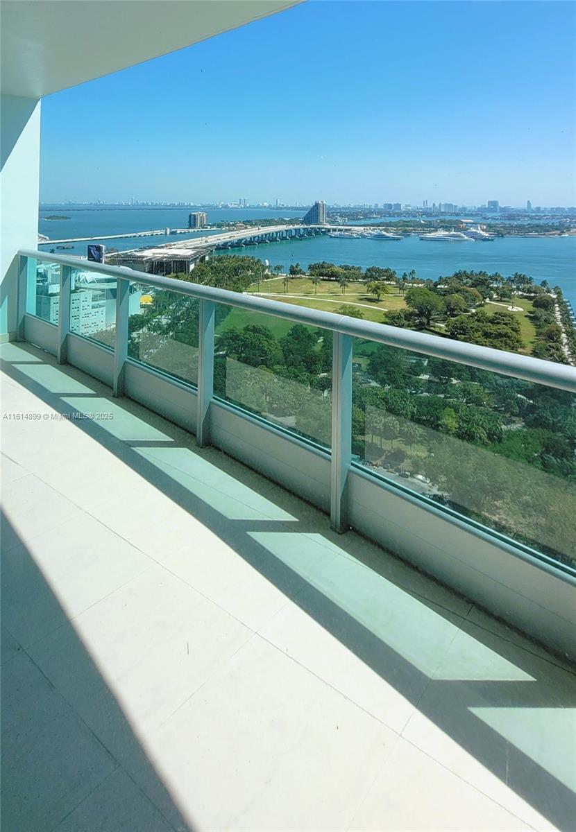 900 Biscayne Blvd #2503, Miami FL 33132