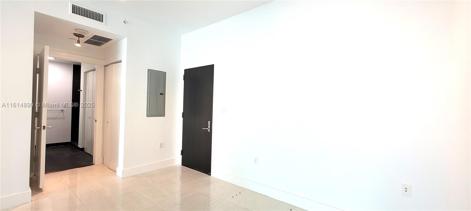900 Biscayne Blvd #2503, Miami FL 33132