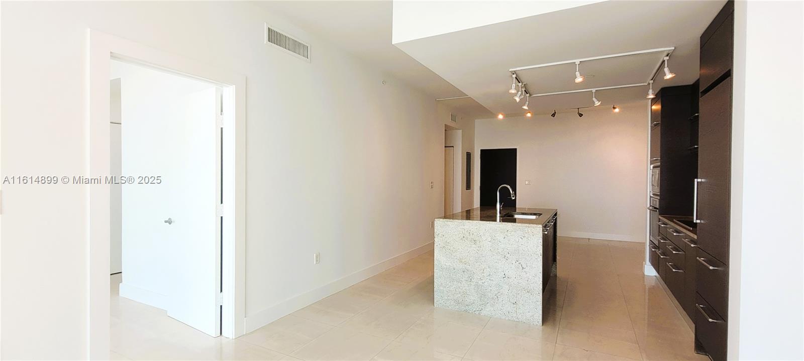 900 Biscayne Blvd #2503, Miami FL 33132