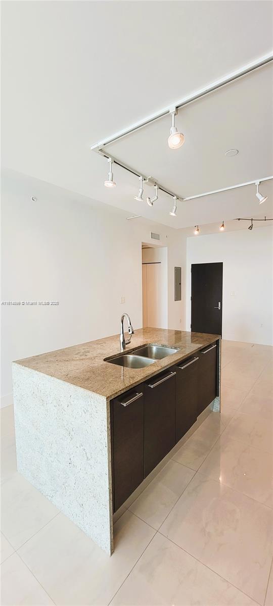 900 Biscayne Blvd #2503, Miami FL 33132