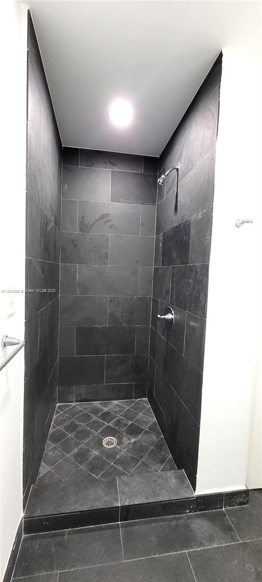 900 Biscayne Blvd #2503, Miami FL 33132