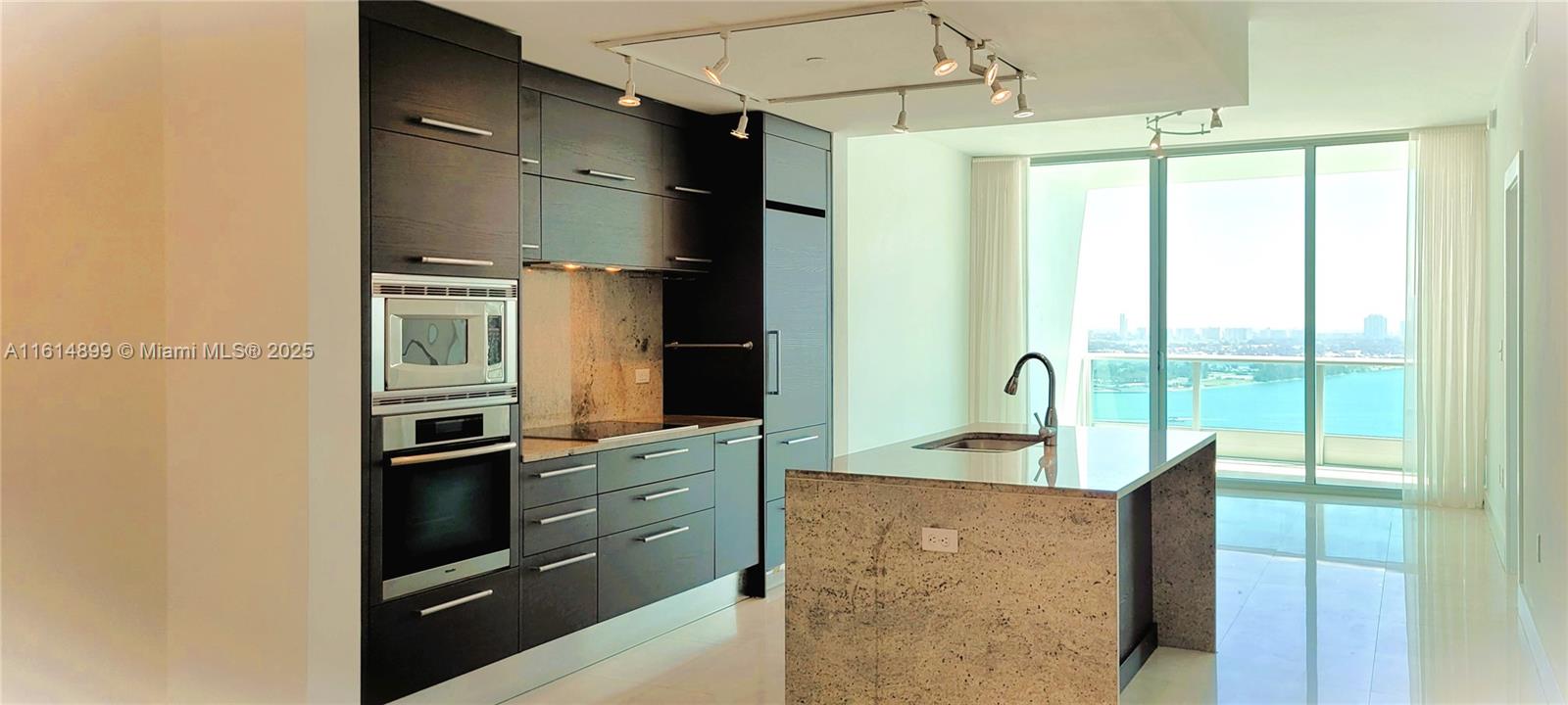 900 Biscayne Blvd #2503, Miami FL 33132