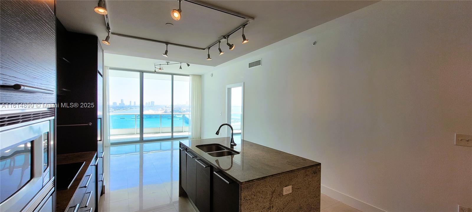 900 Biscayne Blvd #2503, Miami FL 33132