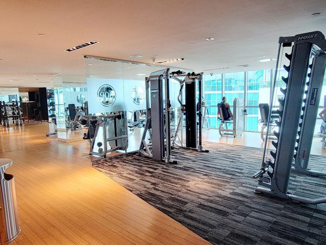 900 Biscayne Blvd #2503, Miami FL 33132