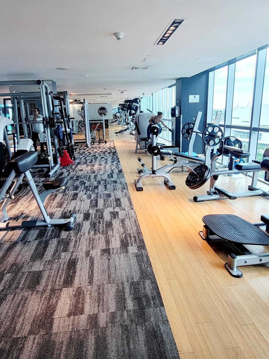 900 Biscayne Blvd #2503, Miami FL 33132