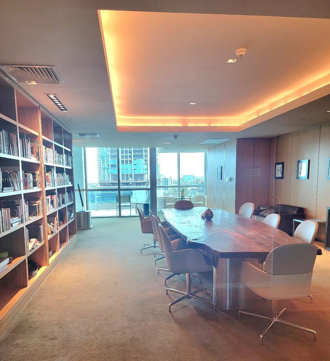 900 Biscayne Blvd #2503, Miami FL 33132