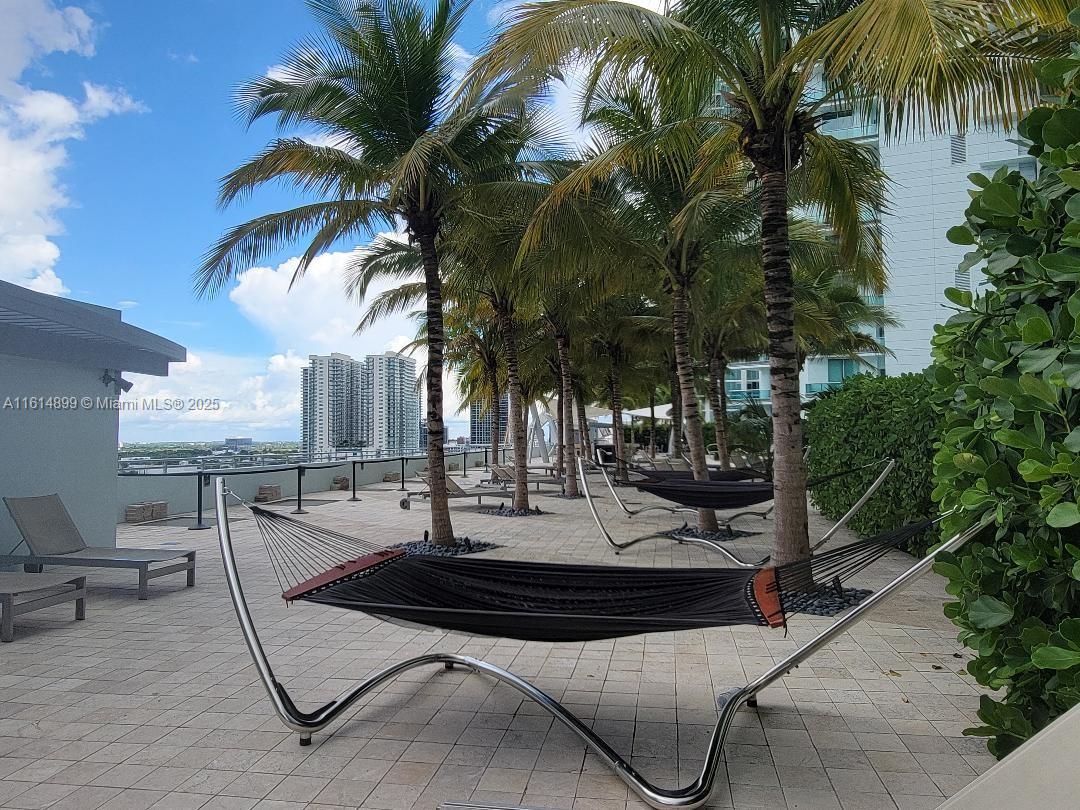 900 Biscayne Blvd #2503, Miami FL 33132