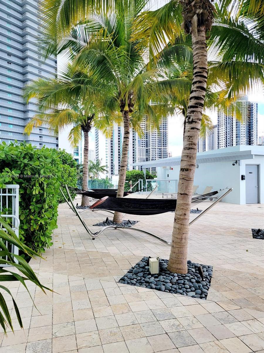 900 Biscayne Blvd #2503, Miami FL 33132