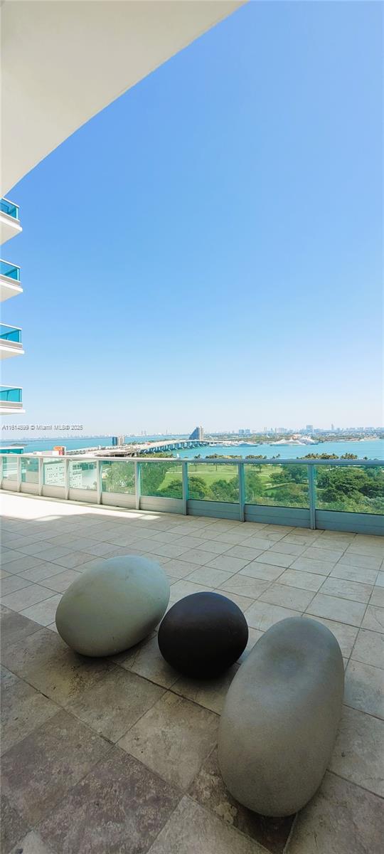 900 Biscayne Blvd #2503, Miami FL 33132