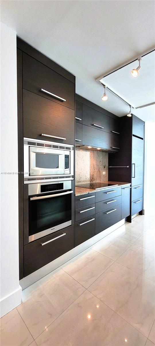 900 Biscayne Blvd #2503, Miami FL 33132