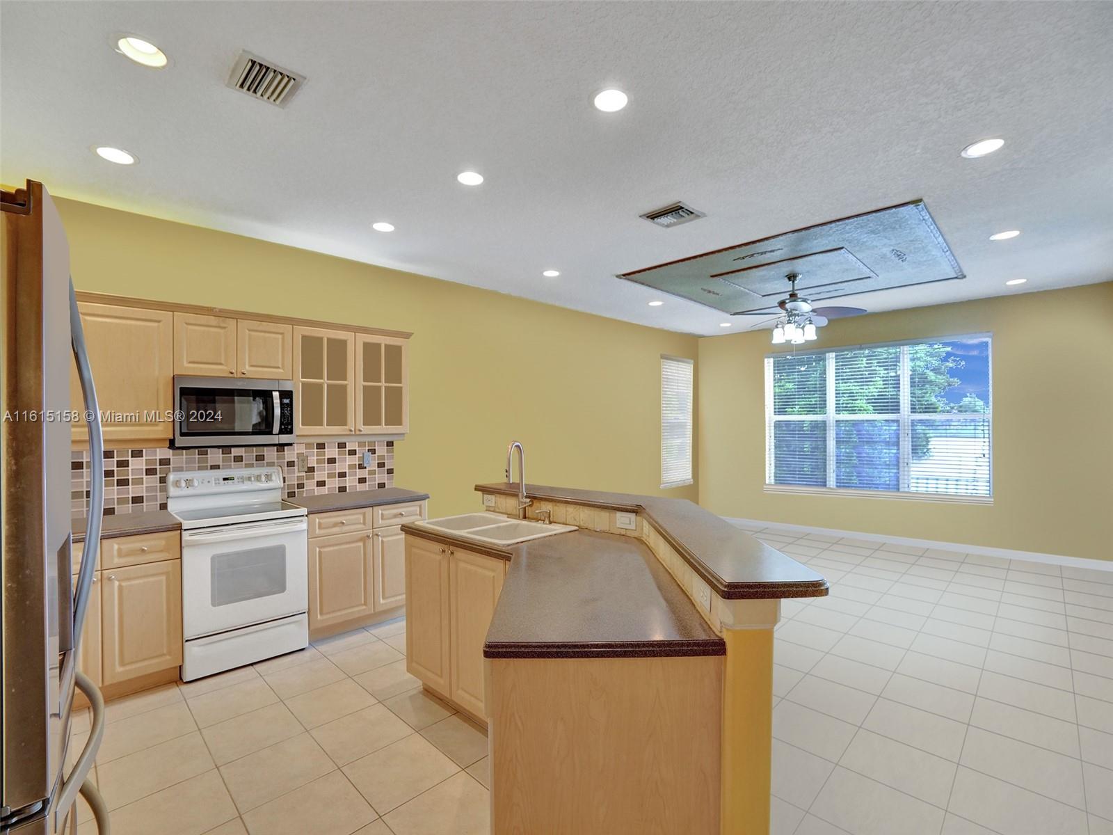 3067 SW 165th Ave, Miramar, Florida image 4