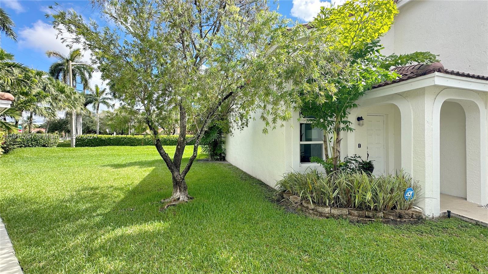 18393 NW 8th St, Pembroke Pines, Florida image 3