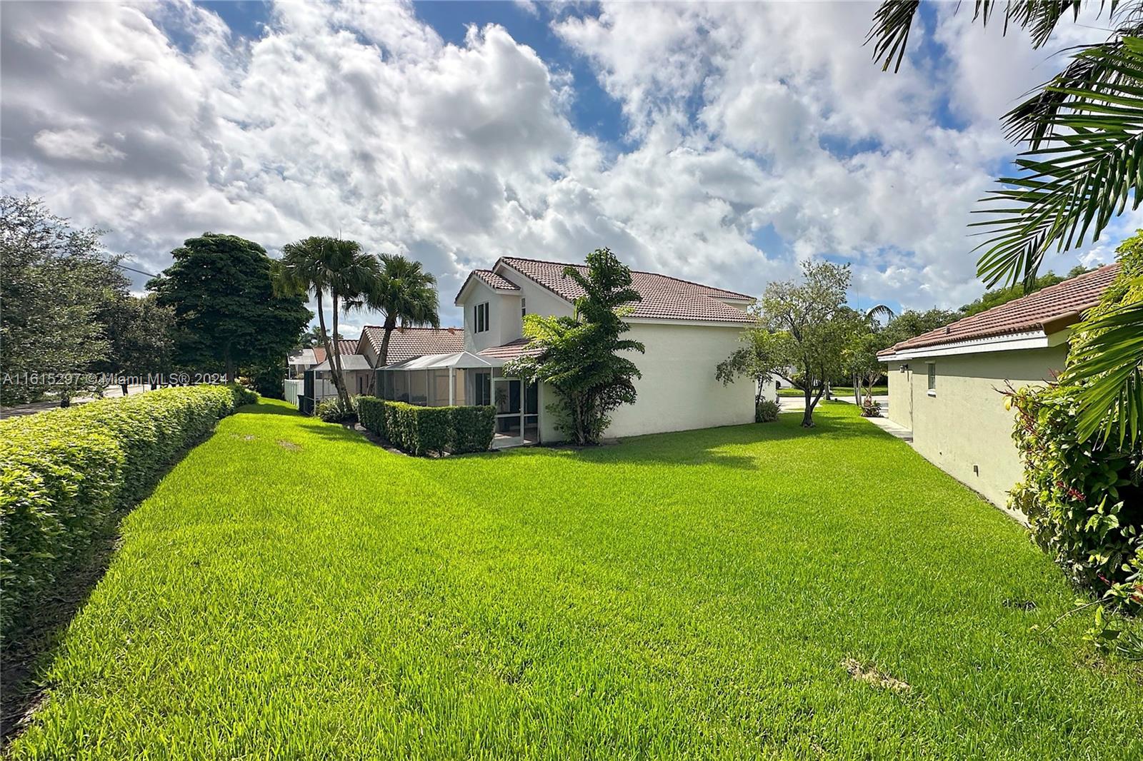 18393 NW 8th St, Pembroke Pines, Florida image 4