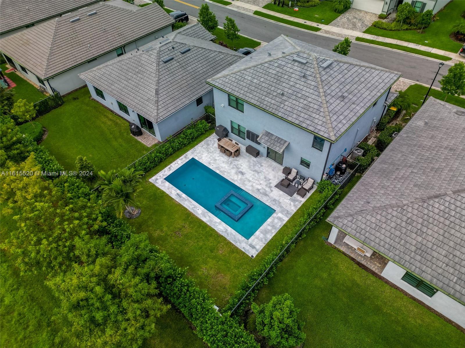 Residential, Lauderdale Lakes, Florida image 2