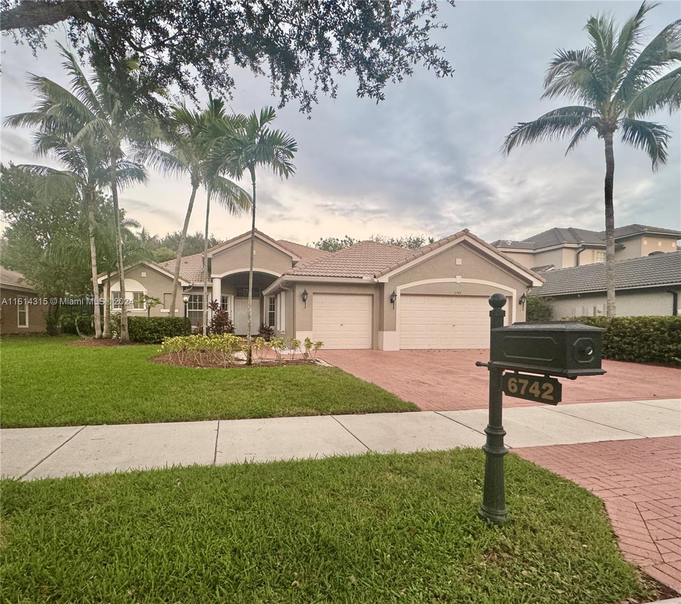 6742 NW 108th Ave, Parkland, Florida image 42