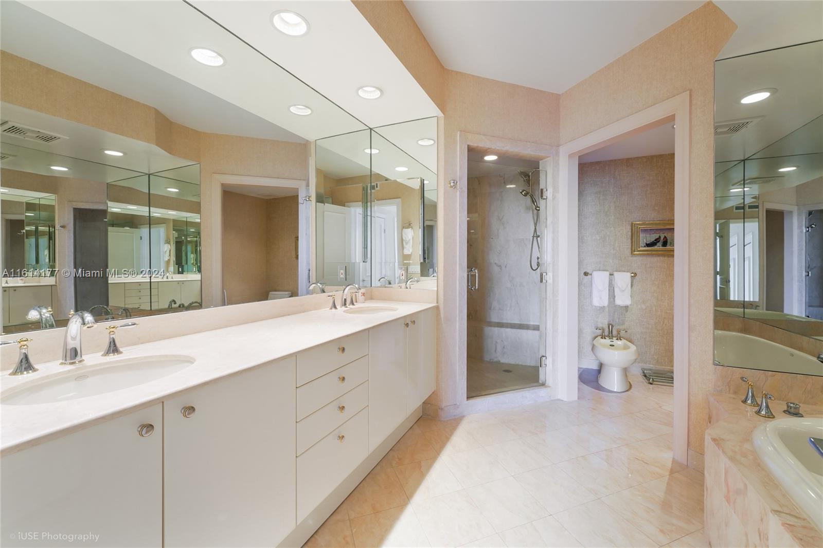 791 Crandon Blvd #704, Key Biscayne FL 33149